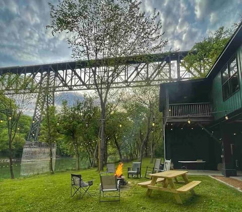 Highbridge River Cabin, Private Dock, EV Charger