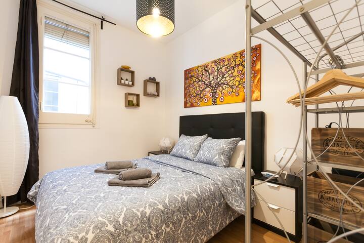 MODERN DOUBLE ROOM PLAÇA CATALUNYA *****