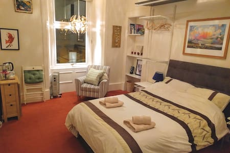 Double bedroom in comfy, bohemian flat.