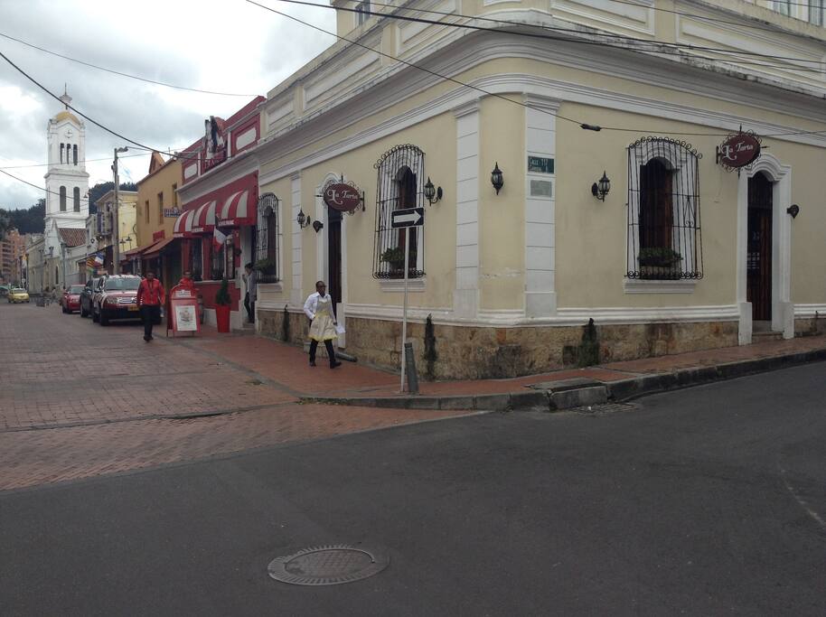 Apt Location - Carrera Sexta "Usaquén Gourmet Street"