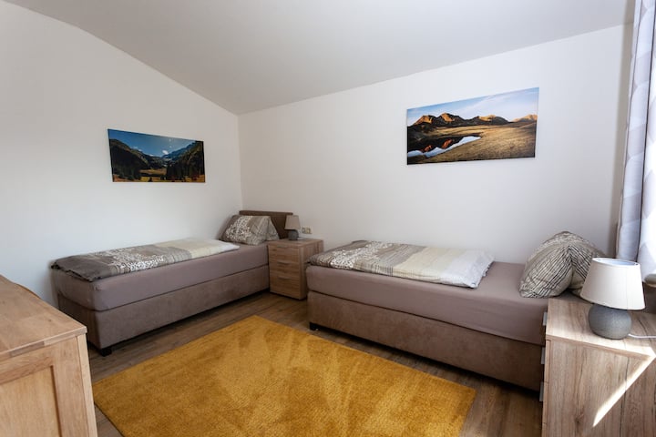 חדר שינה 2 עם 2 מיטות יחיד