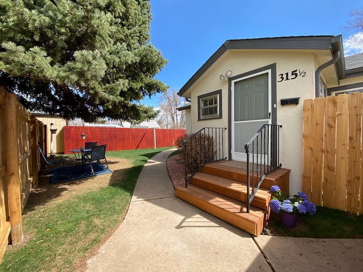 The Funk Casita - Dog Friendly with Private Yard