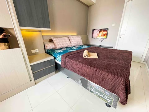 Executive 2BR. Parahyangan Residences by AYA Stays