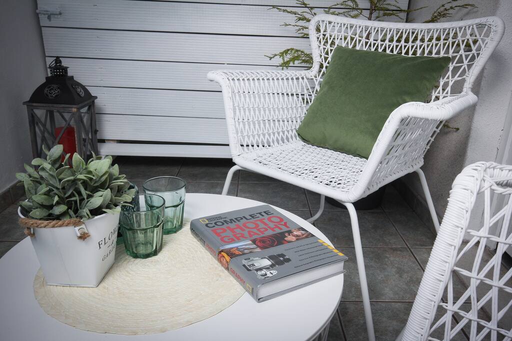 While relaxing on a terrace you can check for some photography tips
