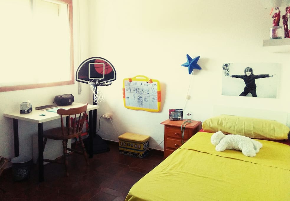 Amplia y habitación Individual