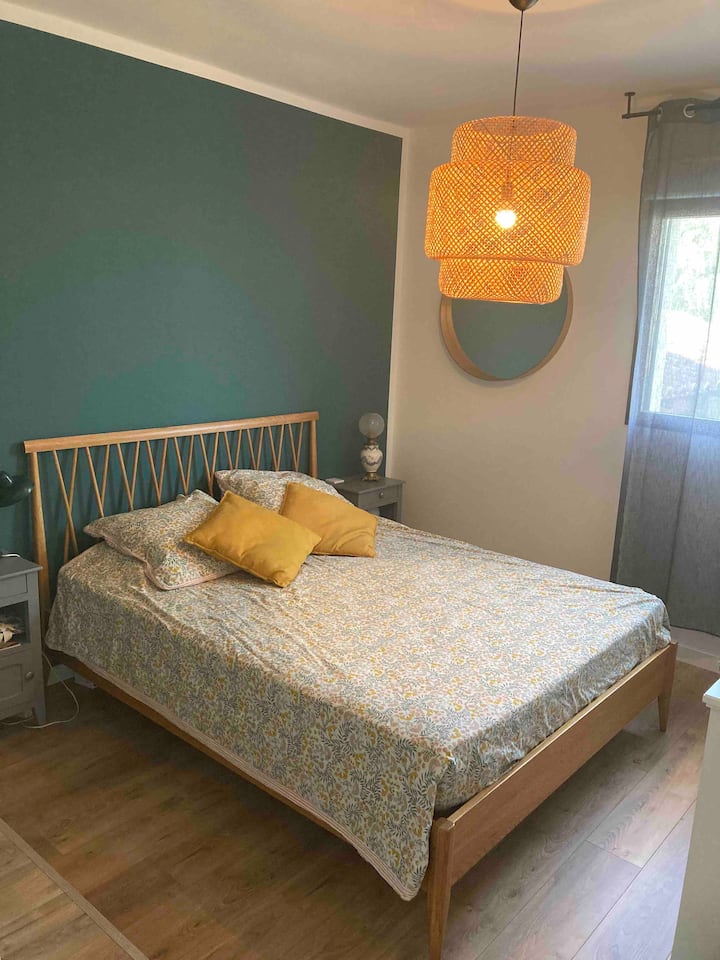 Chumba cha Ghorofa ya Ghorofa 
Kitanda 160cm