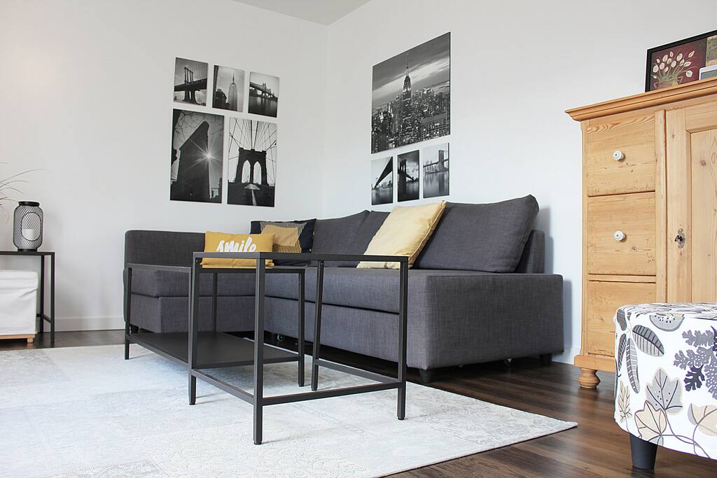 Wohnzimmer mit Brotschrank