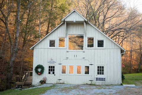 The Barn at the Farm-Social Isolation at its best!
