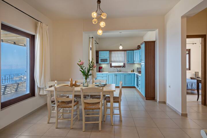 Sea views, Heated Pool, Ping Pong & Tennis, 23 pax gallery image 5