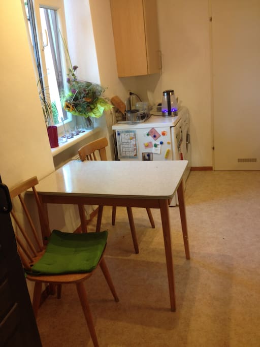 Kitchen table, fridge