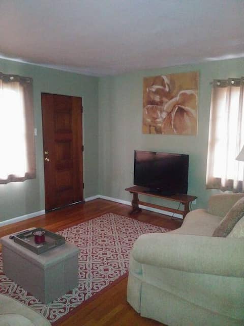 Updated duplex less than a 1 /2 mile from Clayton.