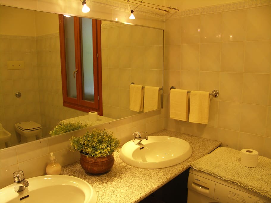 Bagno con doccia
