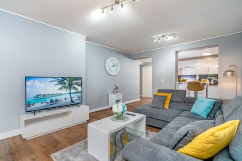 Large Apt Amesbury Near Stonehenge Free Parking