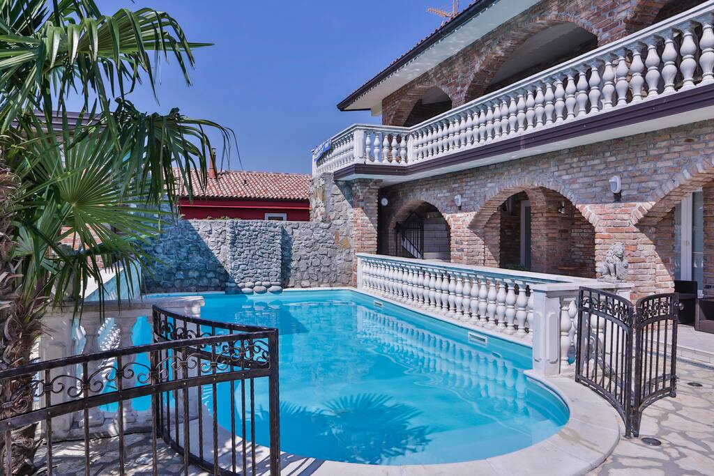 Seasonal pool.