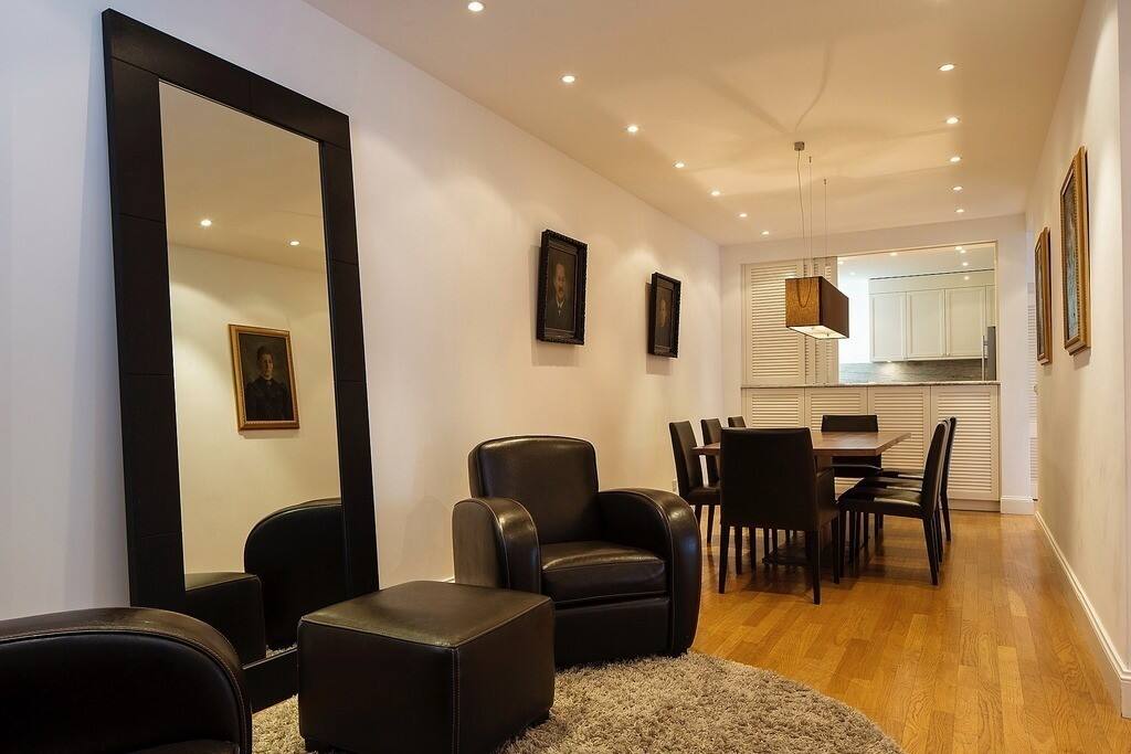 Entrance and Dining