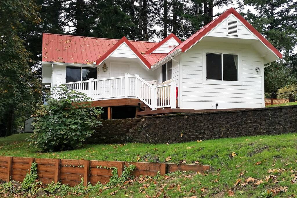 Two Houses on the Siuslaw River Houses for Rent in Mapleton, Oregon