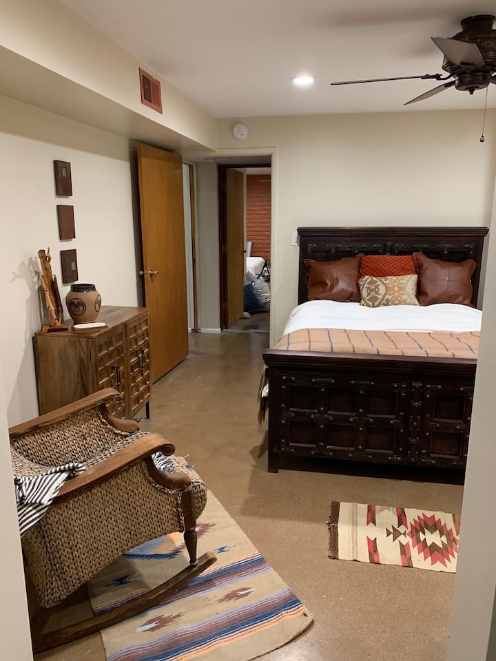 温馨的标准双人床房