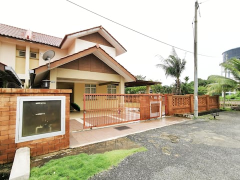 4R3B homestay spacious KP Perdana Kuala Terengganu