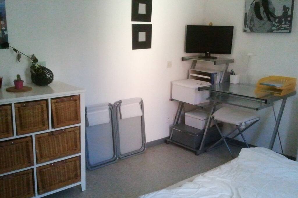 table et chaises pliantes pour le gain de place
