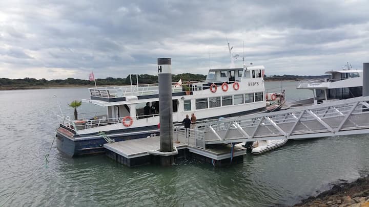Bateau loft atypique de 25 m, Port de Vannes,