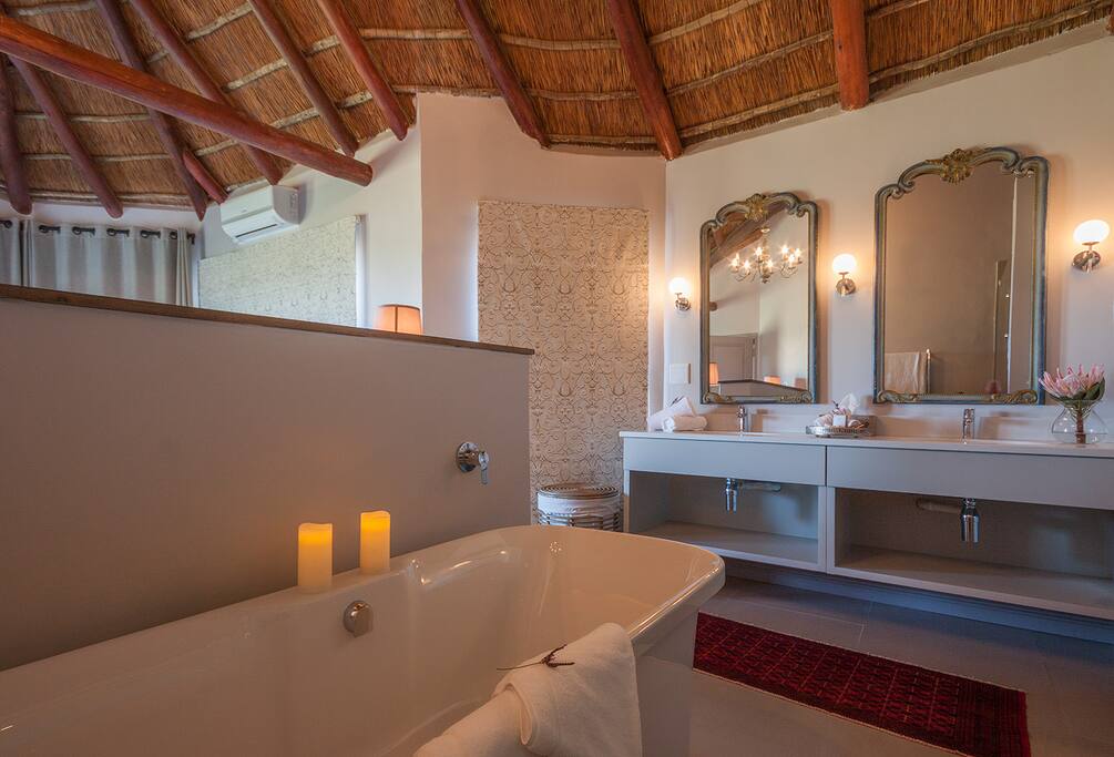 King Suite bathroom