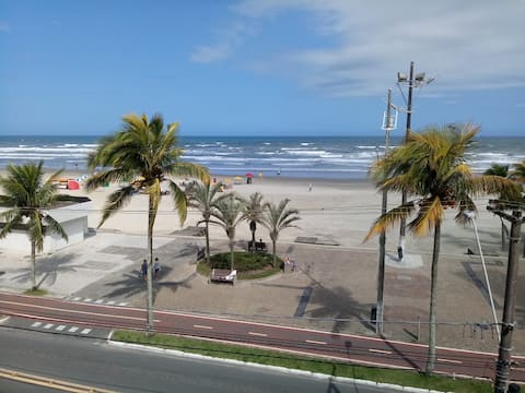 Ap. Season with 5 windows facing the sea.