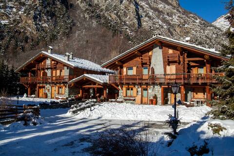 Apartment with five rooms in Antey St. Andrè
