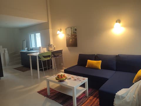 Top performing Airbnb: Charming outbuilding in Nanterre