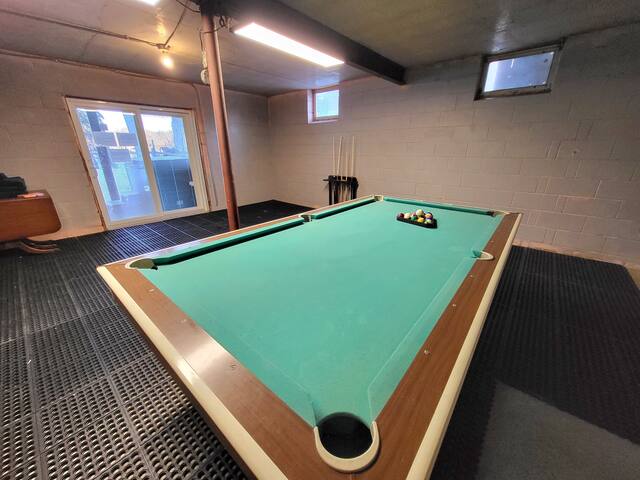 Lake Retreat | Hot Tub |Pool Table | Peaceful| Fun gallery image 3