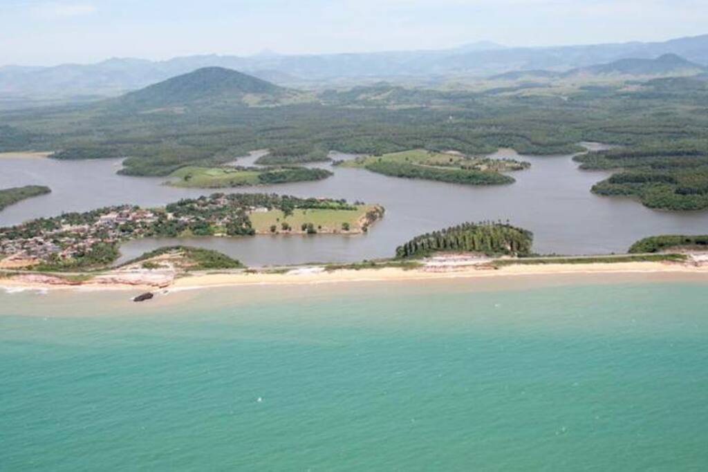 Praia e Falésias e Lagoa de mãe ba