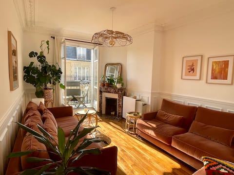 Airbnb performant: Belleville hill - Cosy 2bdrm w/ balcony in Paris à Paris