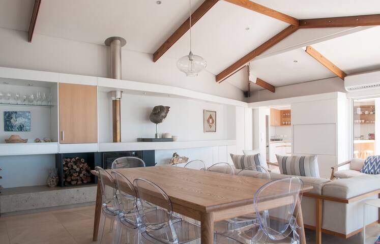 Clifton 3rd Beach House gallery image 5