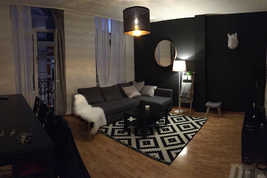 Living Room (by night) - View from the entrance