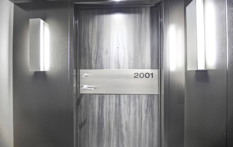 *Cool&Contemporary* Condo steps from Eaton Center gallery image 5