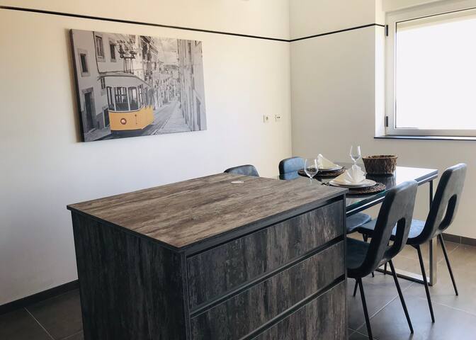 Near downtown, modern kitchen and private garage