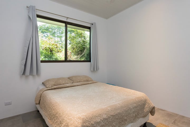 Chumba cha kulala 3, kitanda cha upana wa futi tano 