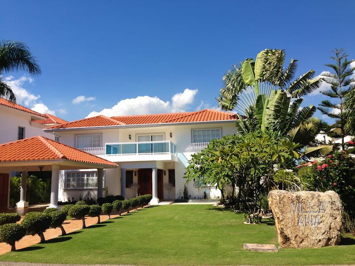 Villa Ana | Breathtaking Lux Getaway + Maid