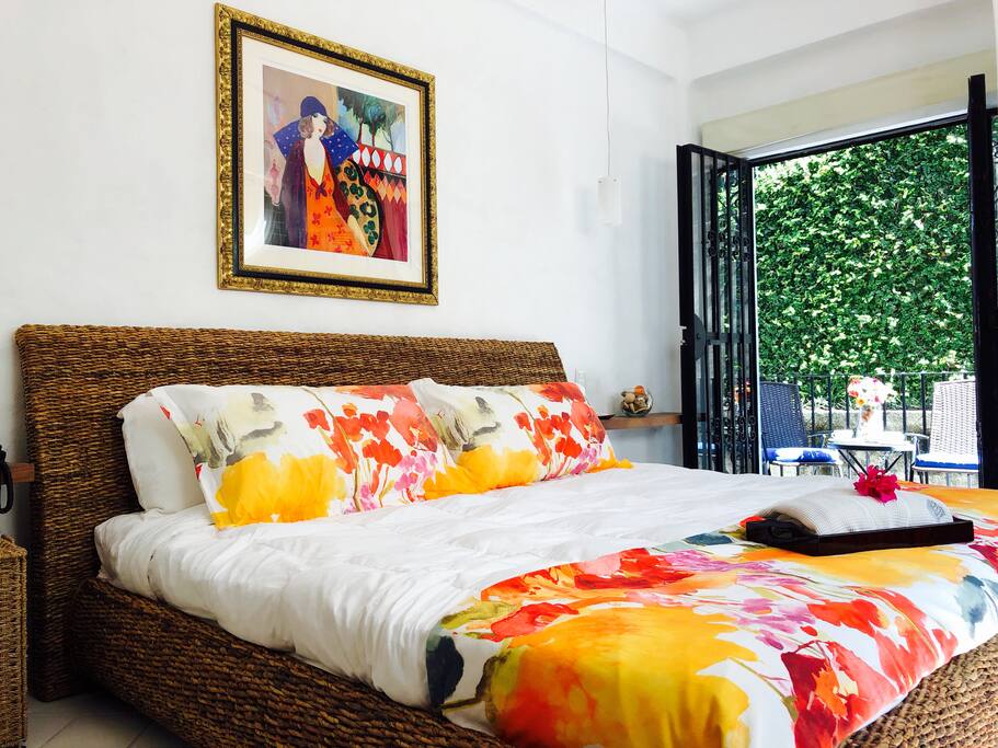 KING SIZED BEDROOM WITH TERRACE