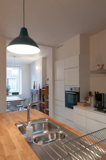 Kitchen (also part of the coworkingstudio)