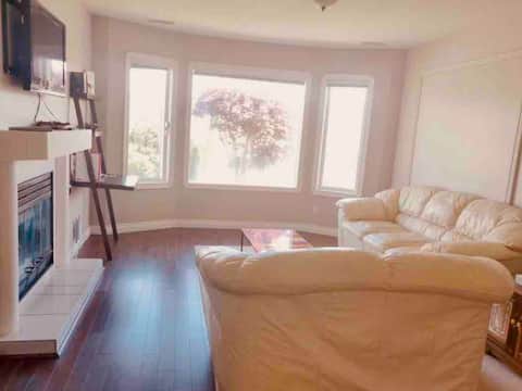 1 BDRM WITH SOME LAKE VIEW IN BEAUTIFUL WESTBANK