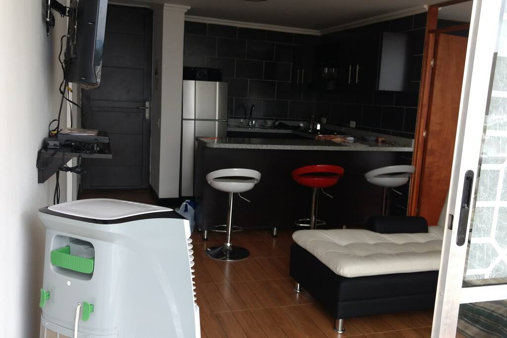 SALA COMEDOR Y COCINA AMERICANA