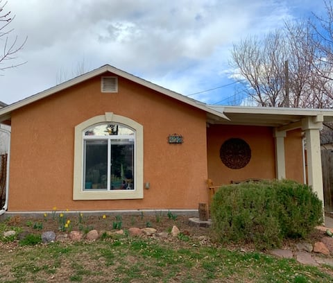 Cozy House For Two (or three)