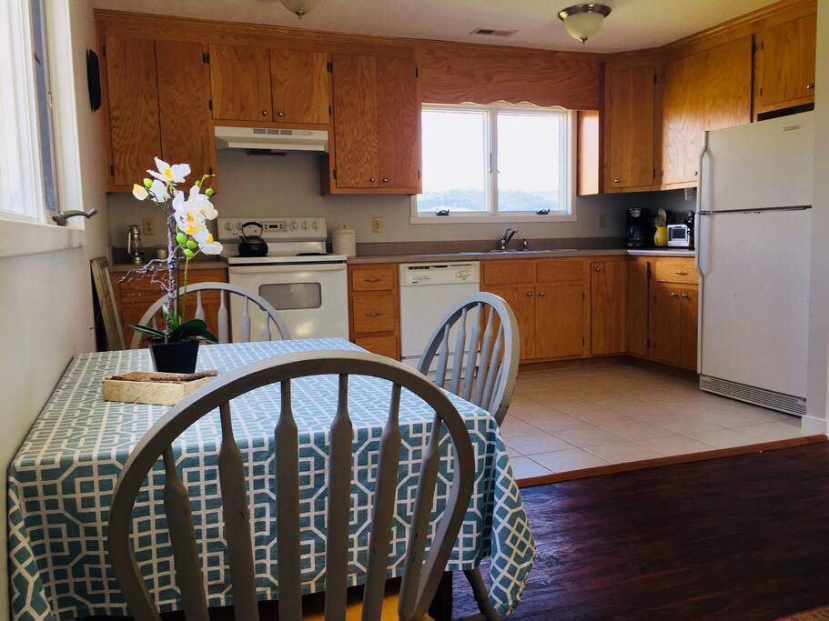 Open floor plan, large kitchen.
