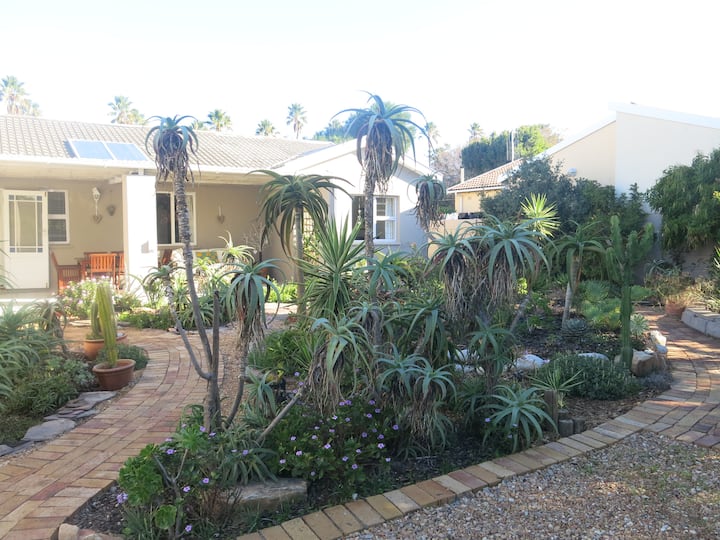 Plumstead Holiday Rentals & Homes Plumstead, Cape Town, South Africa