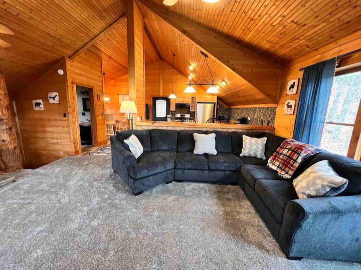 Peaceful Mountain View Escape Cabin - North Carolina