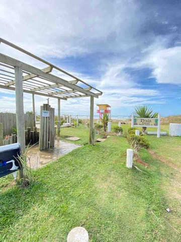 Entire home with 2 bedrooms in Imbituba - Casa c/ vista Mar, 90 metros praia - Vila Imbituba