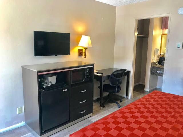 Olive Tree Inn and Suites, 1 King