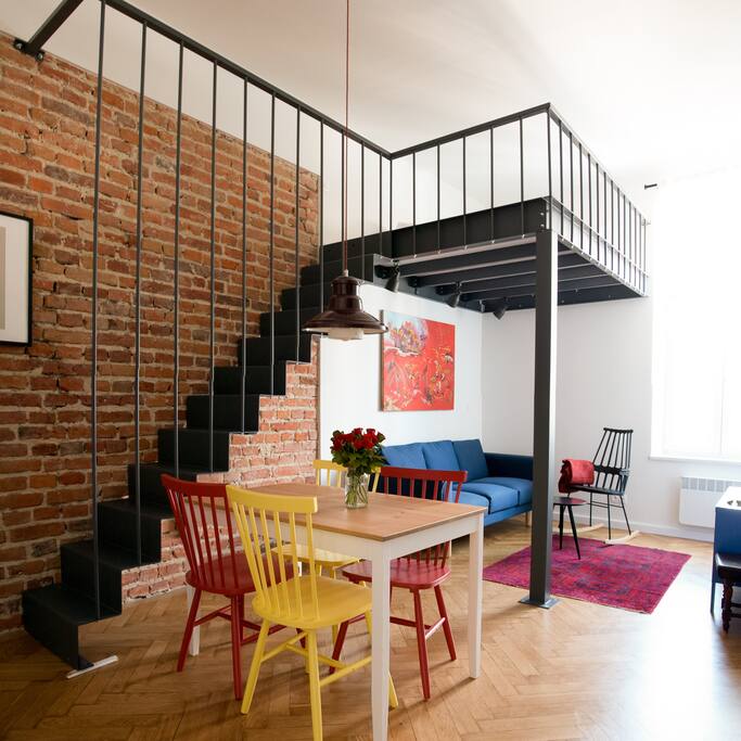 Daily area with a bed on the entresol