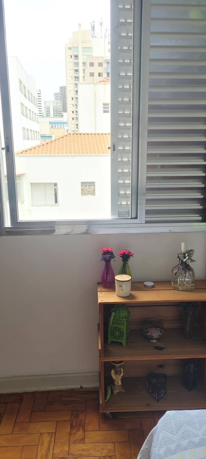 หน้าต่างห้องนอนวิว 