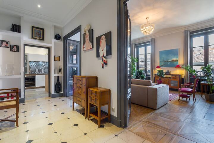 Peninsula centre of Lyon 140 sm quiet (new!)